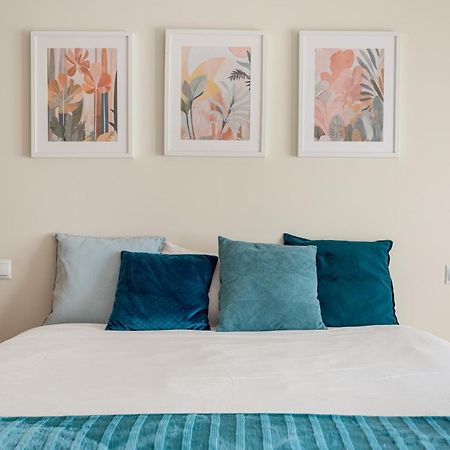 Joivy Stylish City Centre Flat With Parking มายา ภายนอก รูปภาพ