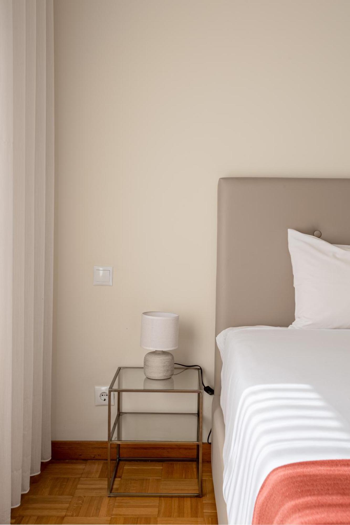 Joivy Stylish City Centre Flat With Parking มายา ภายนอก รูปภาพ