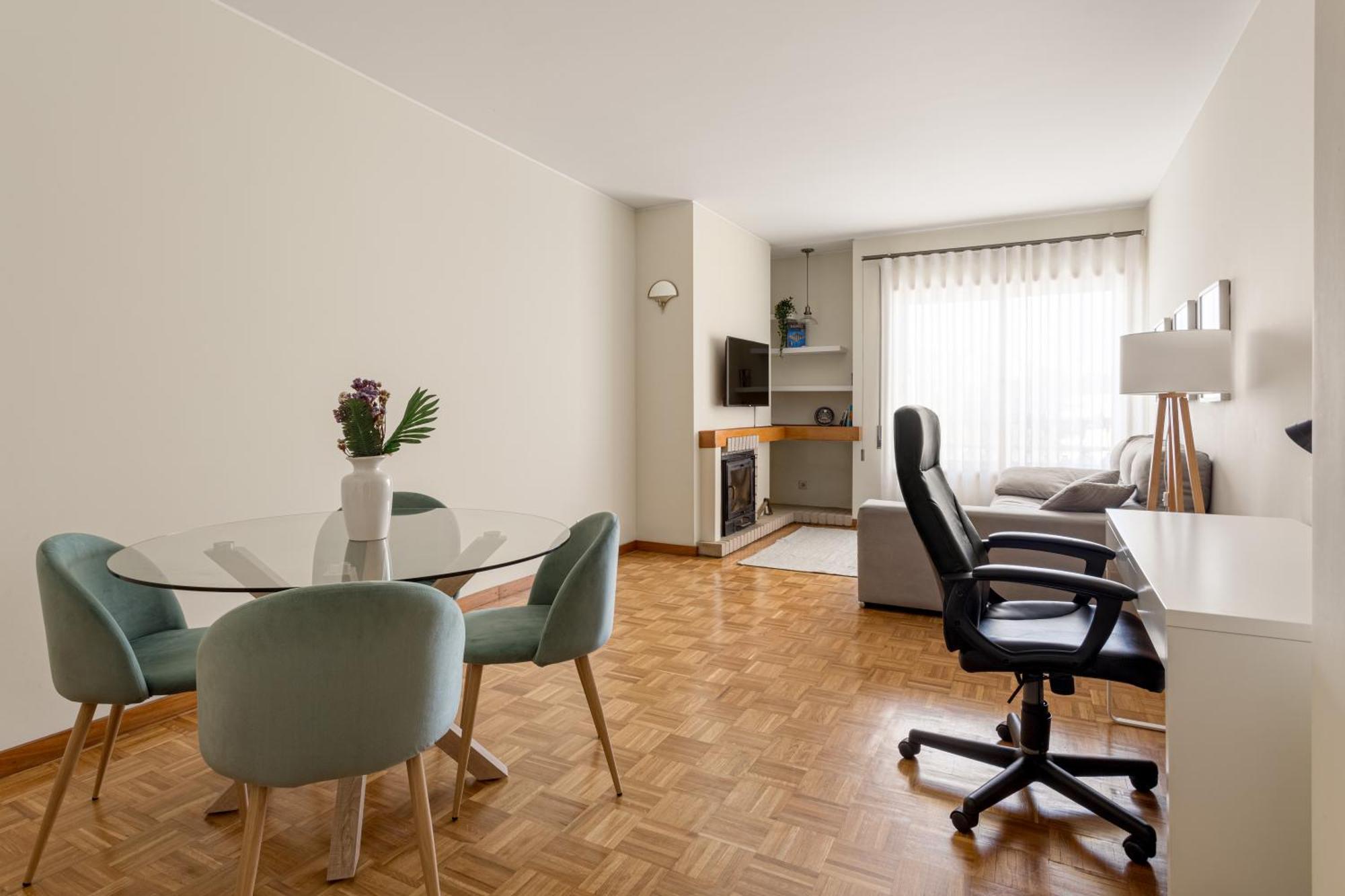 Joivy Stylish City Centre Flat With Parking มายา ภายนอก รูปภาพ
