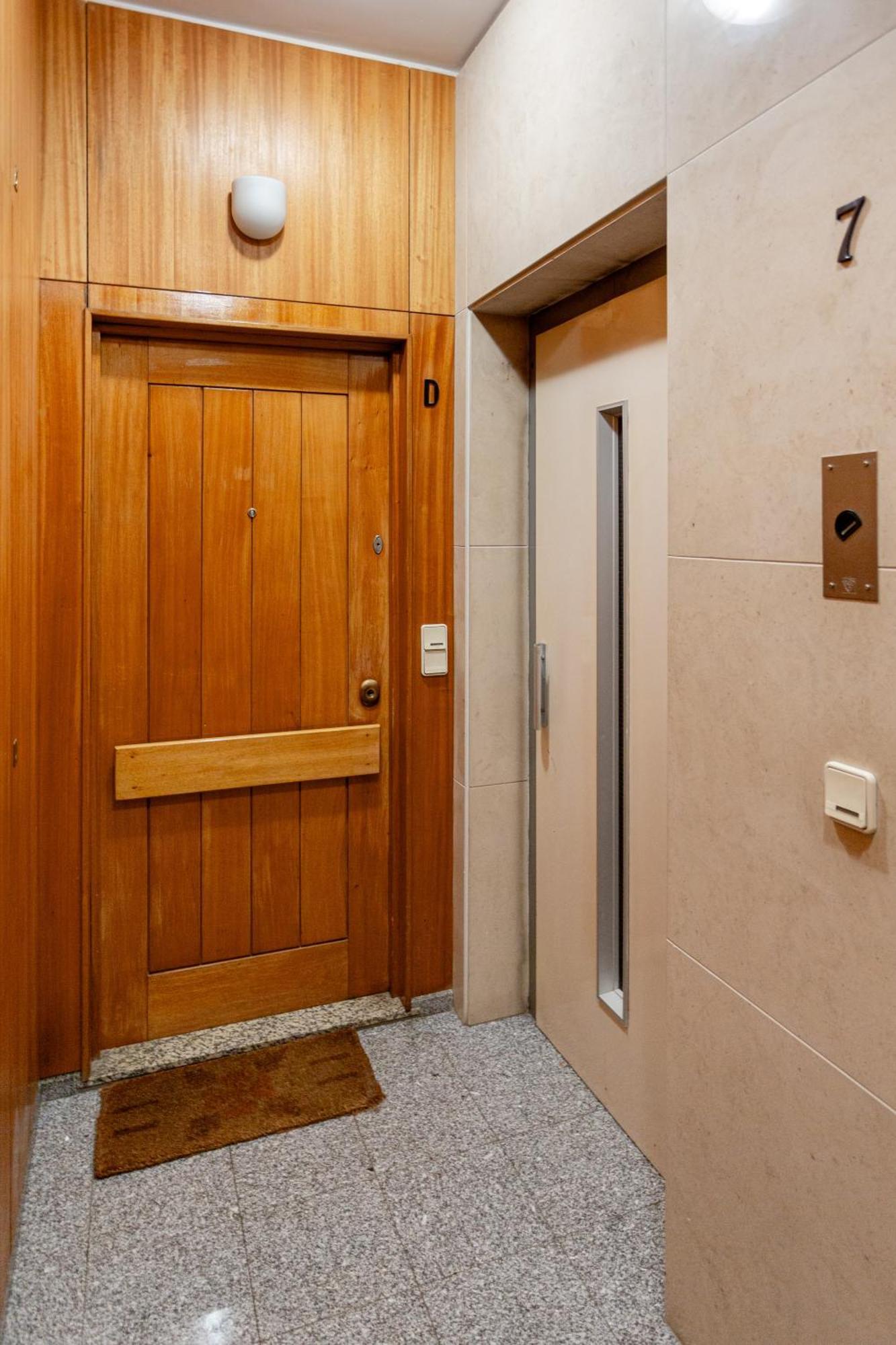 Joivy Stylish City Centre Flat With Parking มายา ภายนอก รูปภาพ